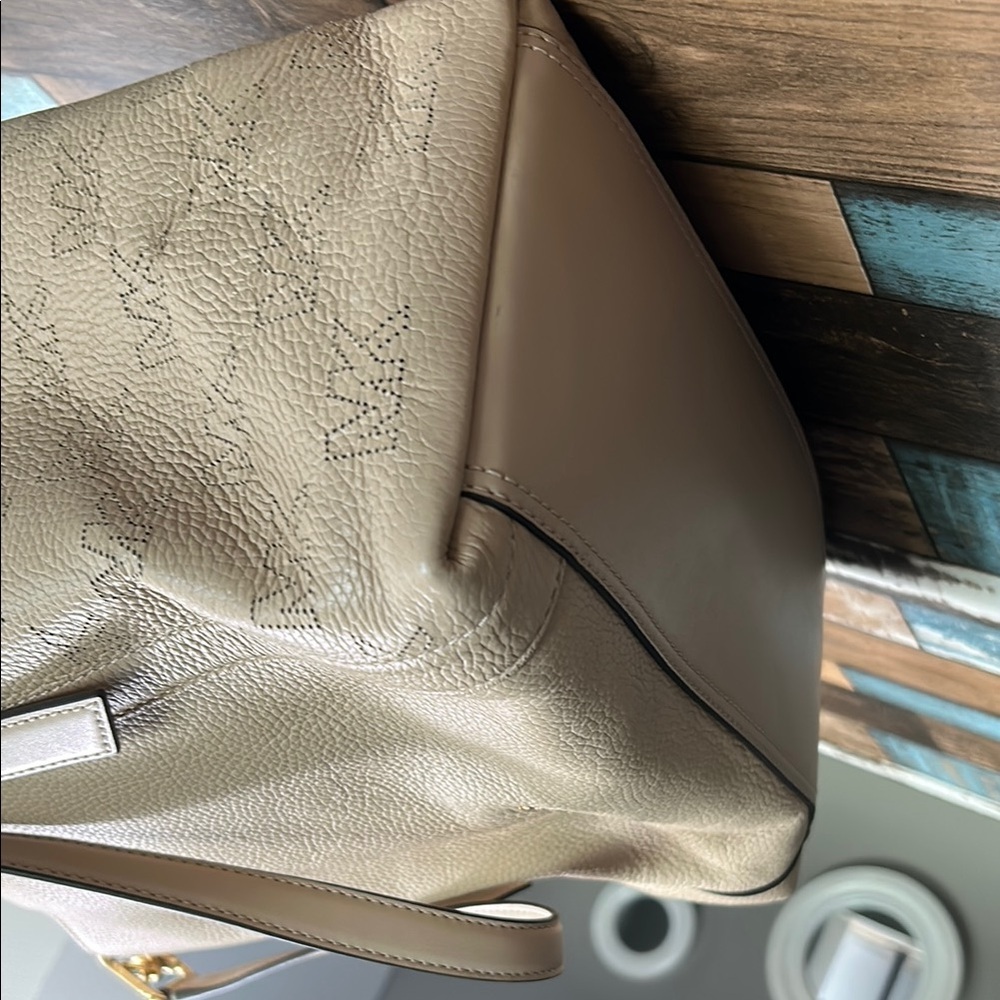 Michael Kors Cream Shoulder tote 👜 Bag - Picture 15 of 16